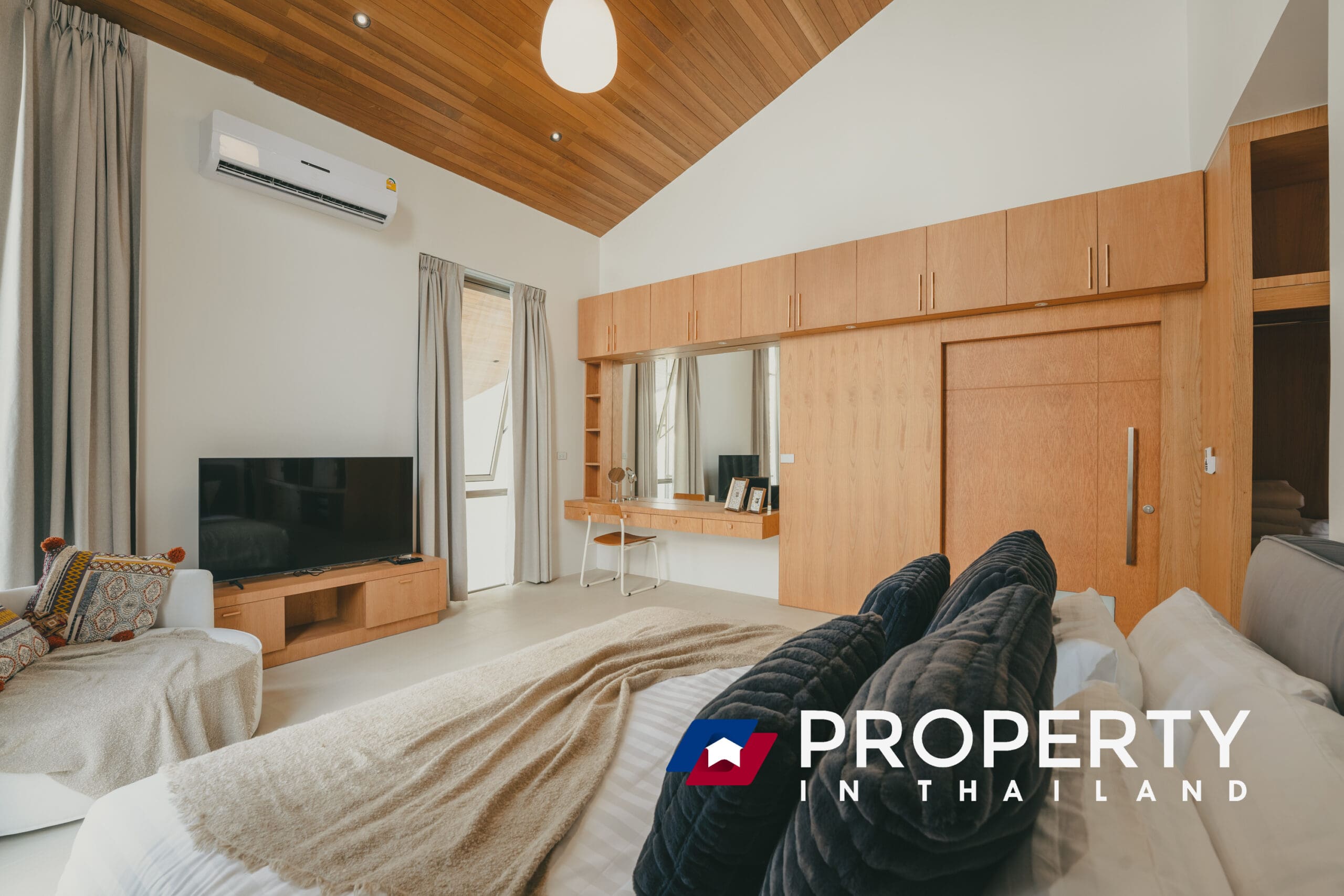 Real Estate in Thailand_Phuket for sale_(Bedroom)