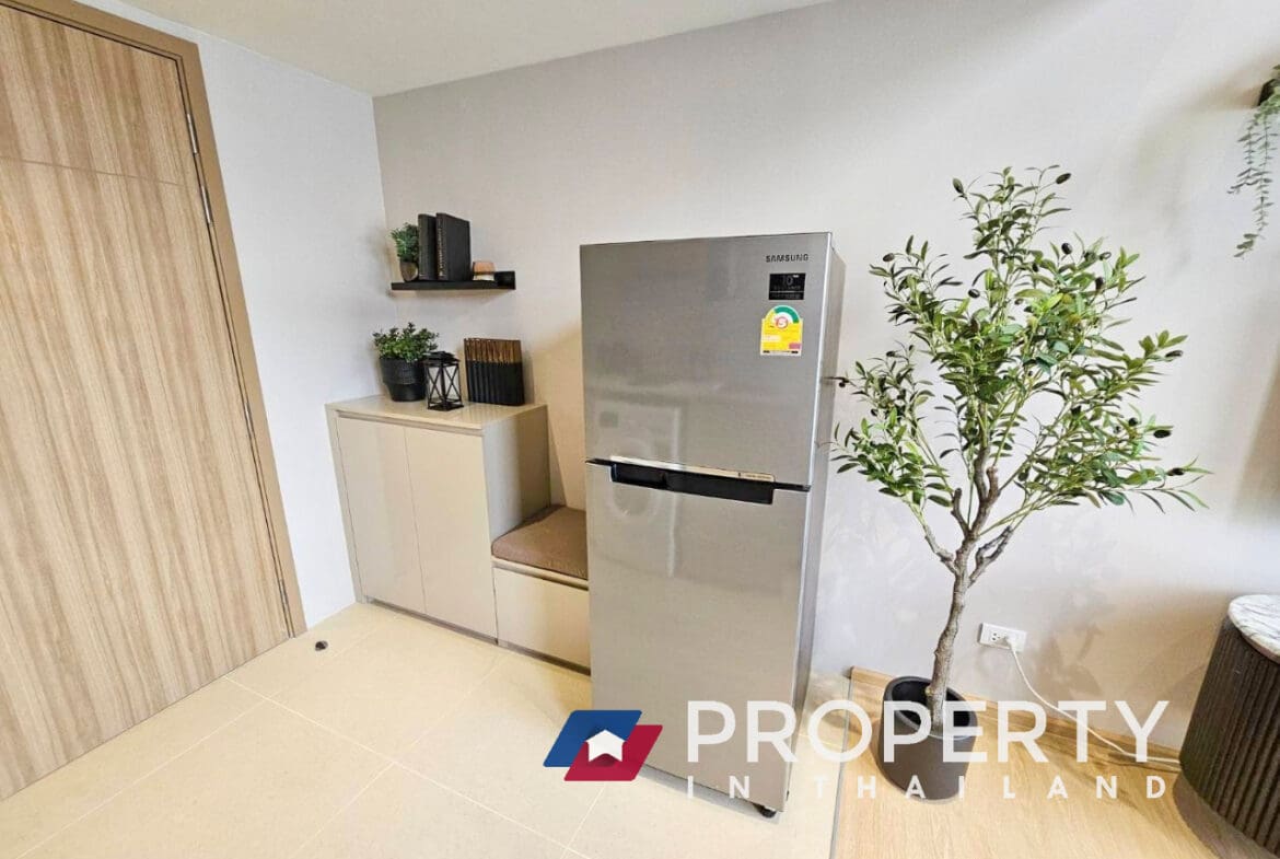 Nana Reva Charoennakhon Condo for sale in thailand Bangkok (Refrigerator)