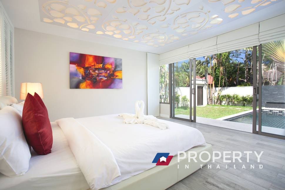 Property in thailand Phuket for sale (Bedroom with Pool)