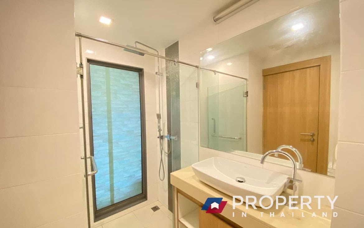 Thailand Pattaya condo for sale in Pratumnak (Bathroom)