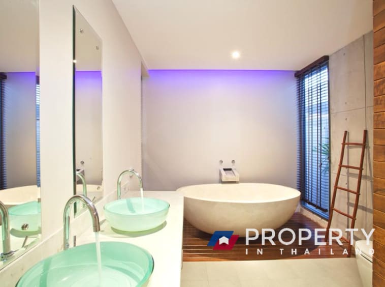 Thailand Property for sale in Phuket Villas Suksan (Bathtub)