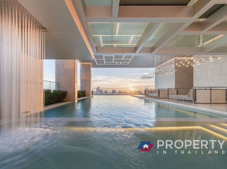 Thailand condo for sale in bangkok (Pool evening)