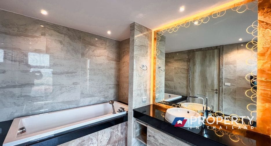 Pattaya-Property-for-sale-in-thailand-Condo-Bathtub