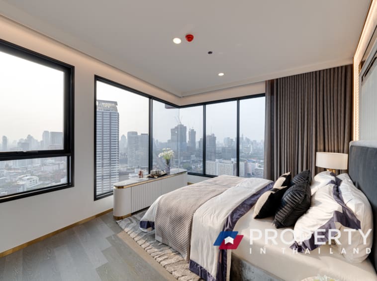 Penthouse in Bangkok for sale in thailand (Bedroom with view)