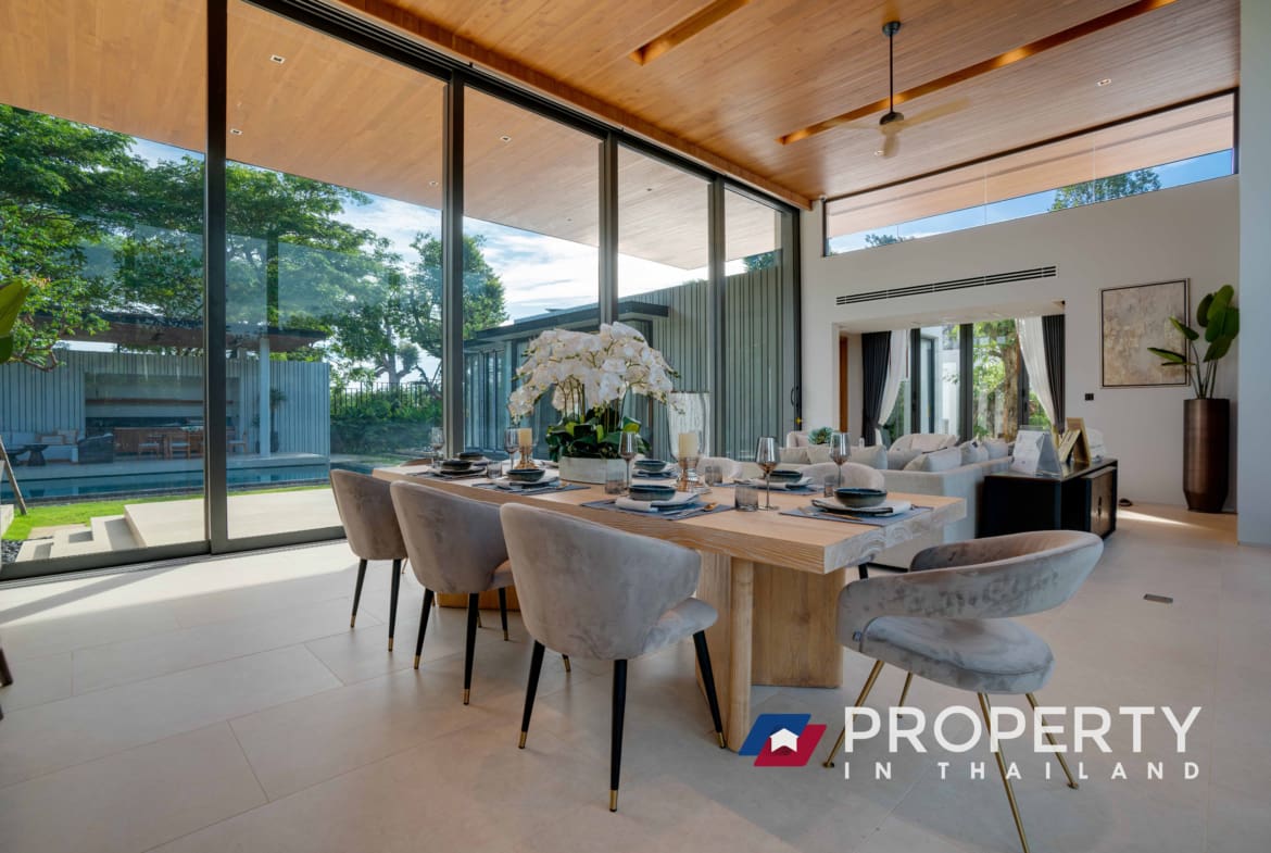 Thailand Property for sale in Phuket (Dining table and Chairs)