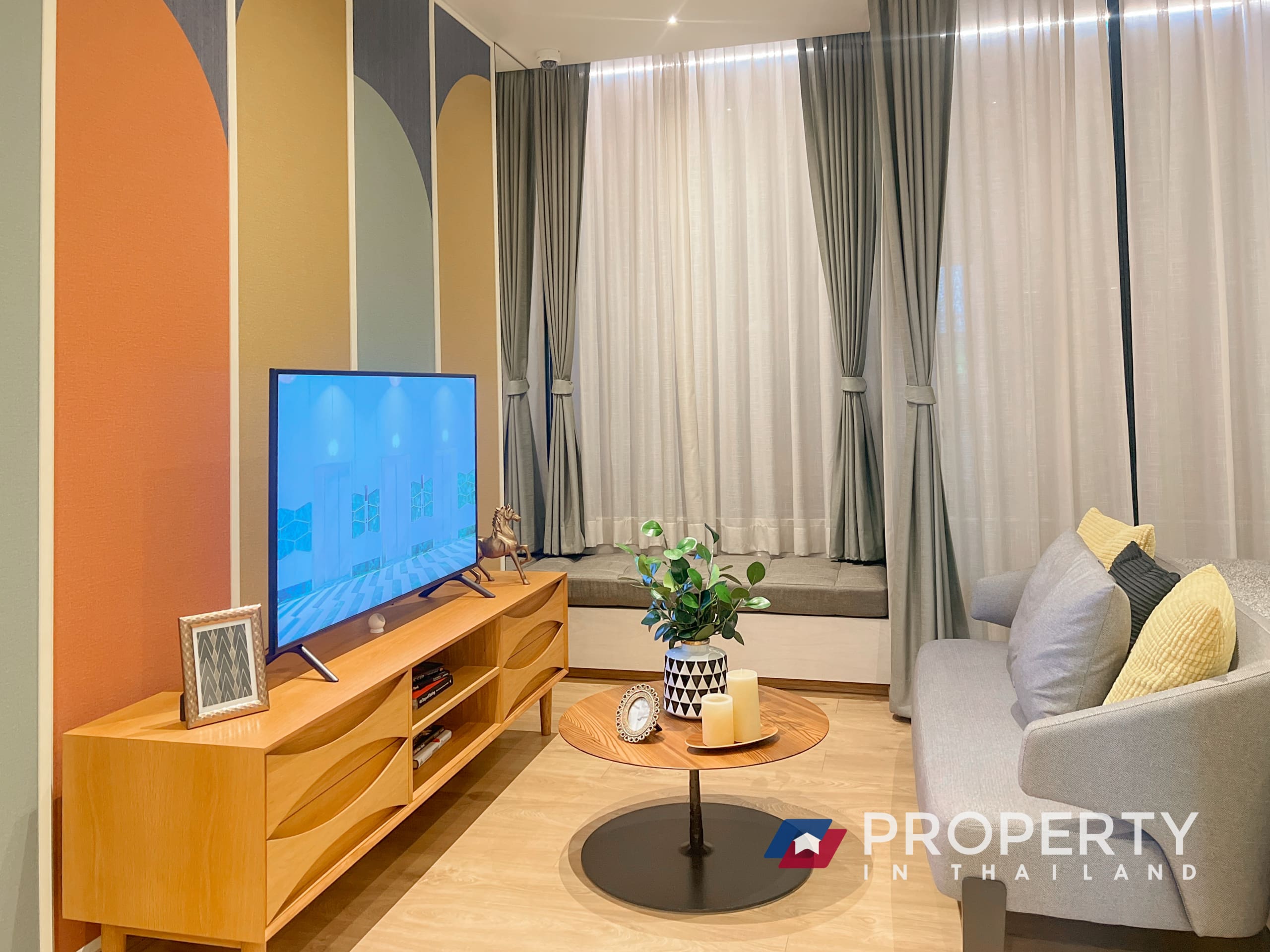 Bangkok Property for sale in Noble Form Thonglor Livingroom 1 bedroom