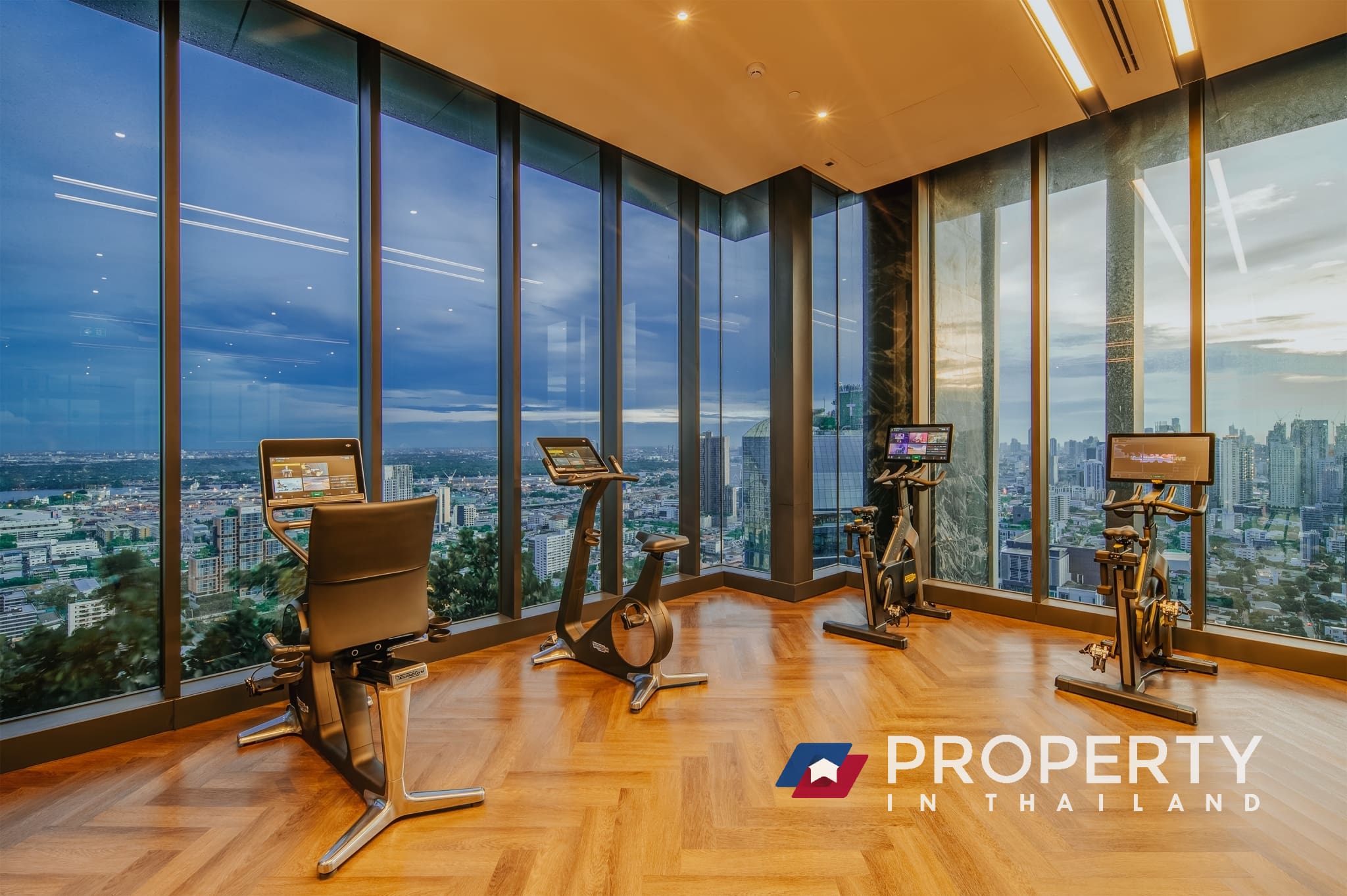 Condo for sale in thailand Bangkok Property HYDE Heritage Thonglor Gym with sky view