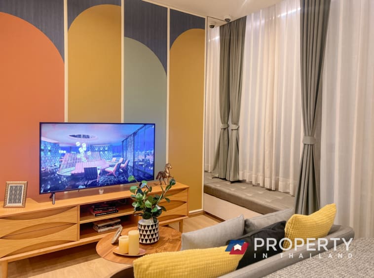 Noble Form Thonglor Property for sale in thailand Bangkok TV and sofa