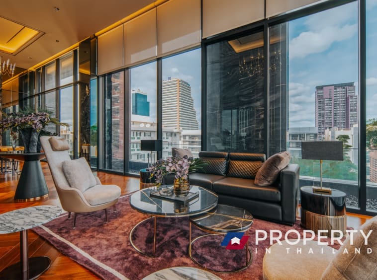 Property for sale in thailand Bangkok HYDE Heritage Thonglor Livingroom with sofas