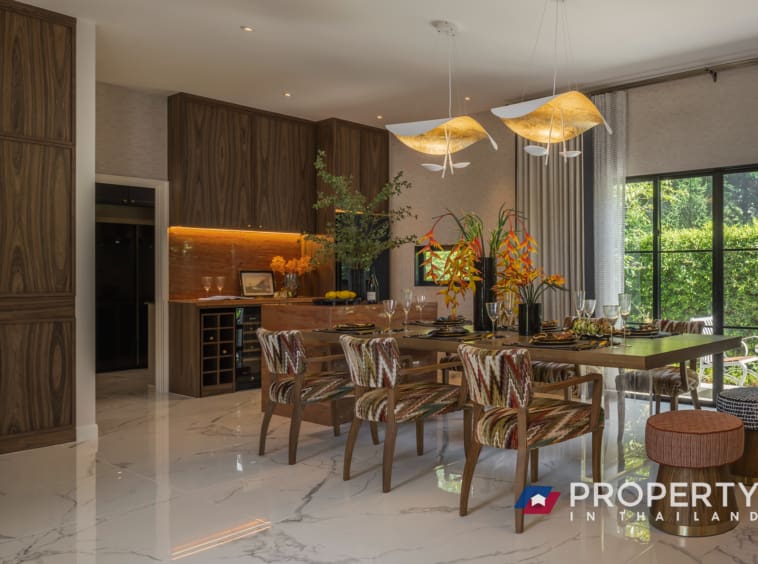 Sansiri Setthasiri House in Bangkok for sale (Dining table)