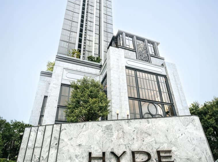 Thailand Condo for sale in bangkok Property HYDE Heritage Thonglor entrance sign board