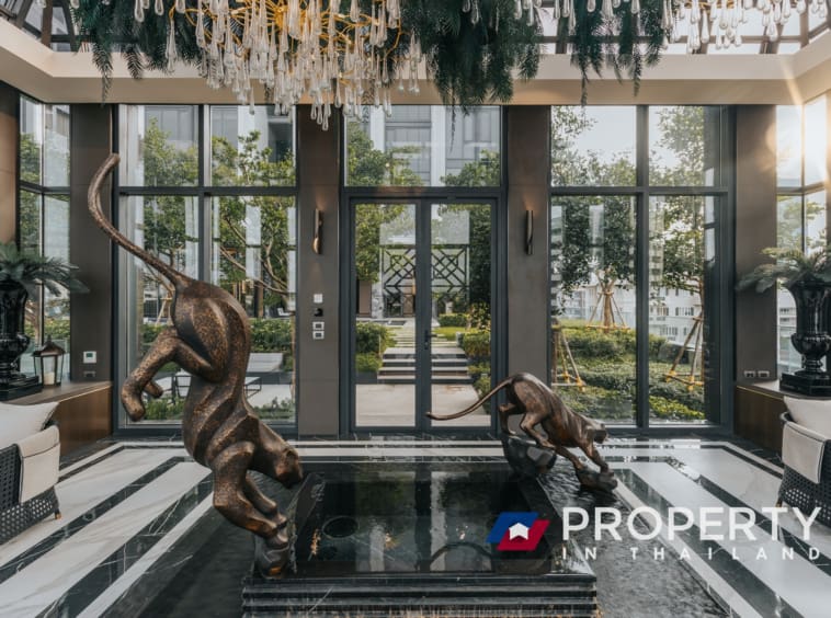 Thailand Property for sale in Bangkok HYDE Heritage Thonglor Statue