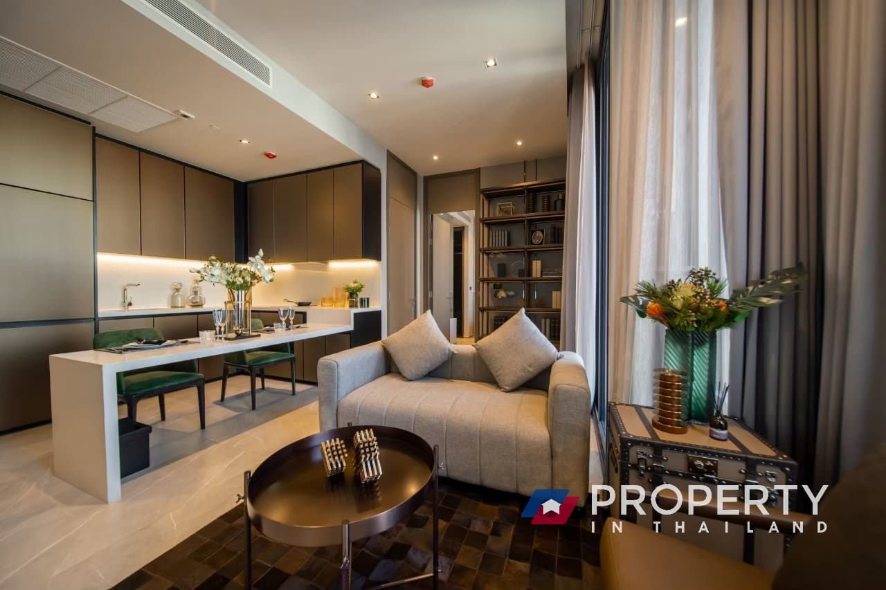 Thailand Property for sale in Bangkok HYDE Heritage Thonglor livingroom and kitchen