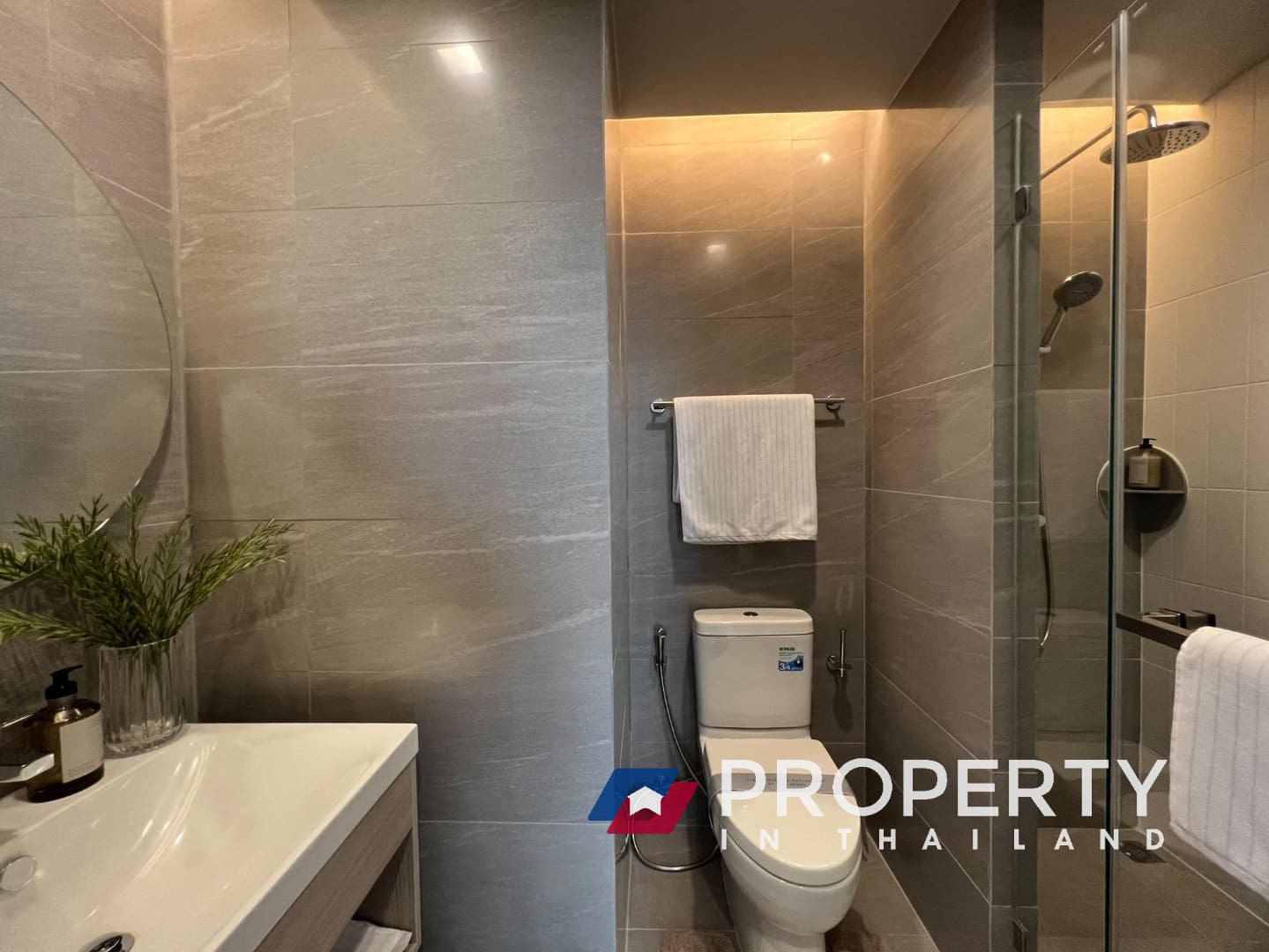 Thailand Property for sale in Sathorn - Wongwianyai (Toilet)