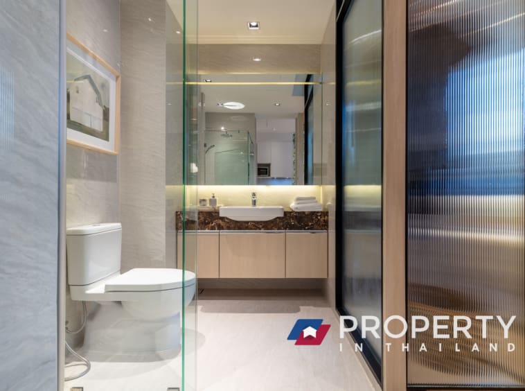 Thailand Condo for sale in Bangkok watthana Noble State 39 Bathroom