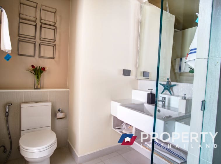 Seven Seas Condo Resort 1 Bed For sale in thailand Pattaya Bathroom