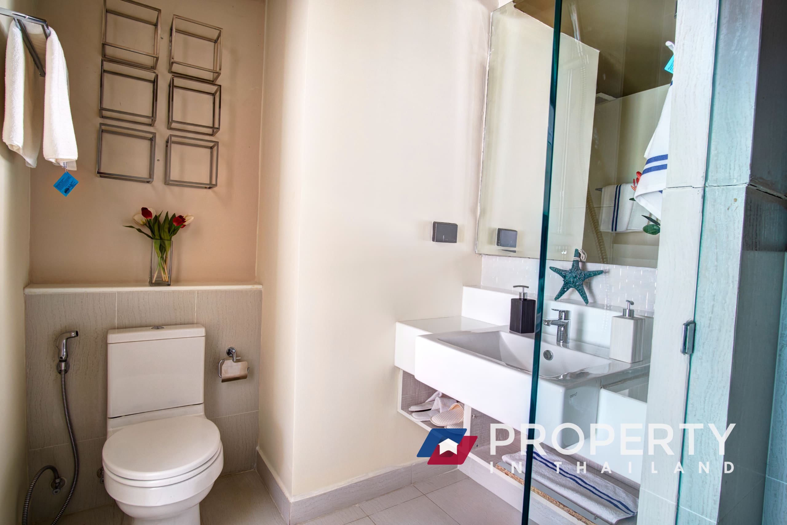 Seven Seas Condo Resort 1 Bed For sale in thailand Pattaya Bathroom